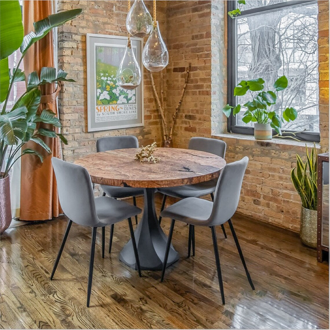 Catia Pedestal Table
