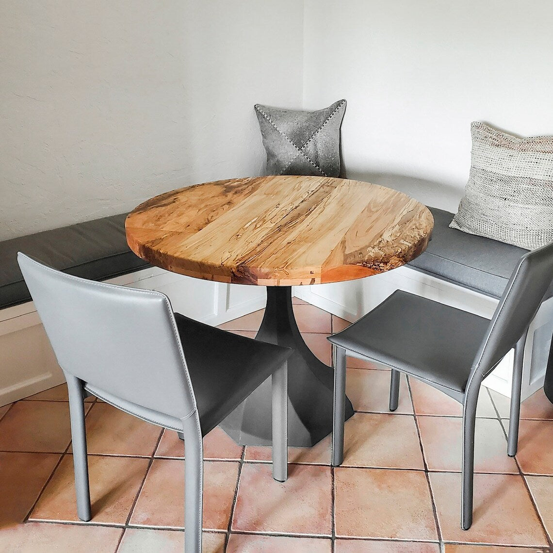 Catia Pedestal Table